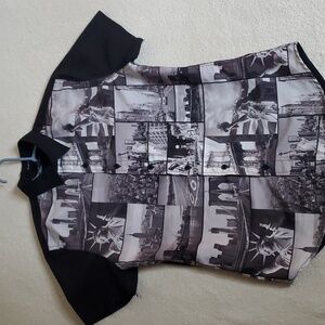 Carbon Men's Size Small New York City Button Up Casual Short Sleeve Shirt